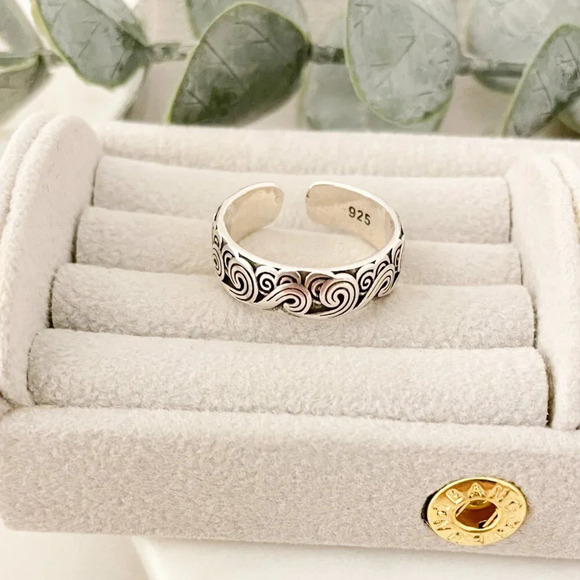 925 Sterling Silver Wave Ring Band Engraved Ring Boho Ring Minimalist Ring - Picture 1 of 9